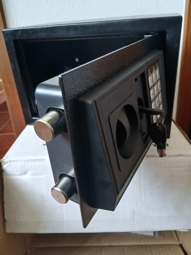 Cofre 31x20x20cm Novo