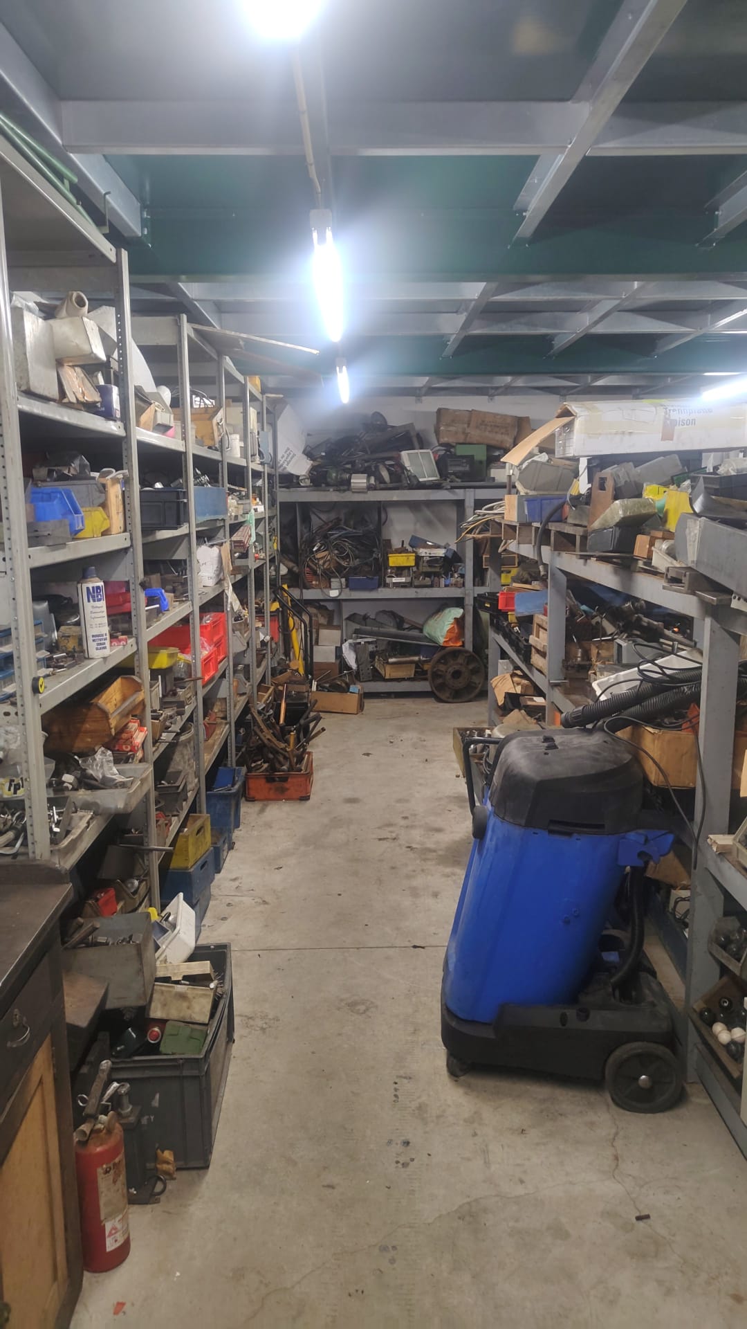 Lote de acessórios e peças usadas para máquinas-ferramenta - Occasion Machines Portugal