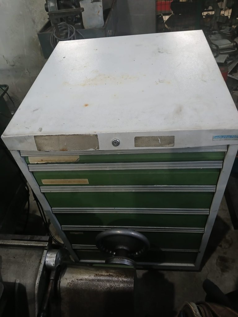 Armário para arrumação com 7 gavetas