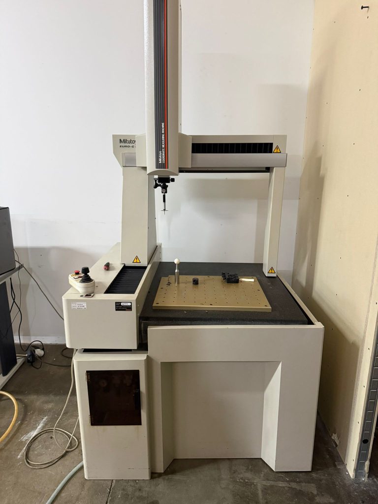 Máquina de medição por coordenadas Mitutoyo