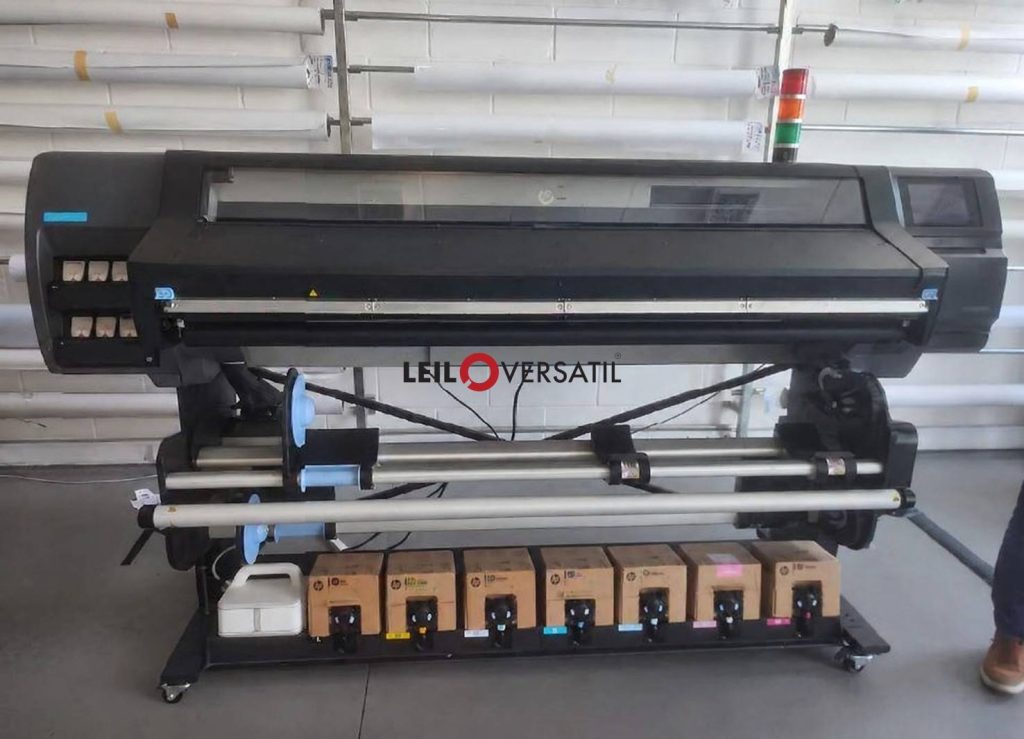 Lote 1 — Plotters HP 570, SUMMA e laminadora Arkame | Leiloversátil