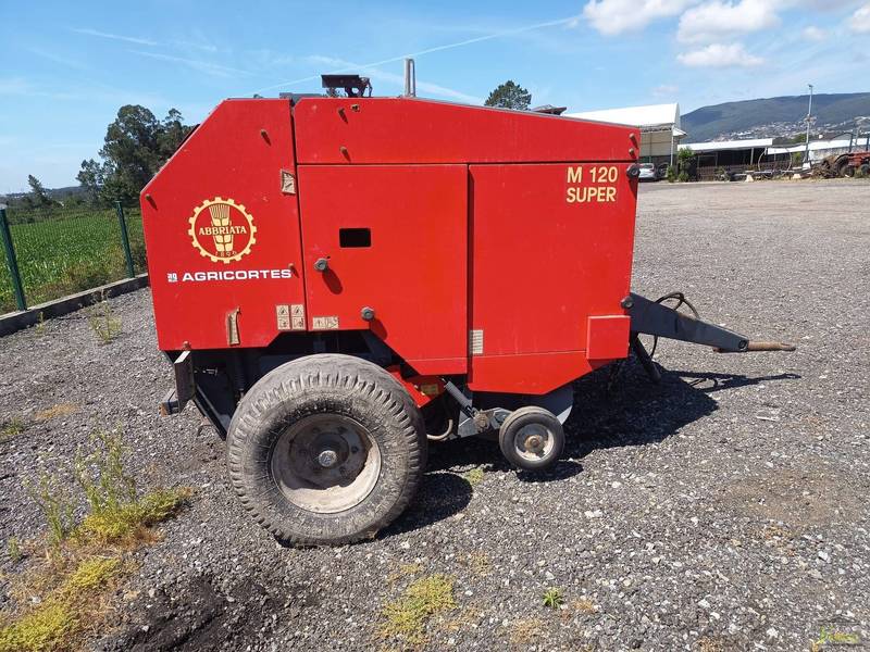 Lote 2 — Enfardadeira Abriata M 120 Super | VAMGO